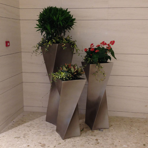 商场扭曲形创意花瓶